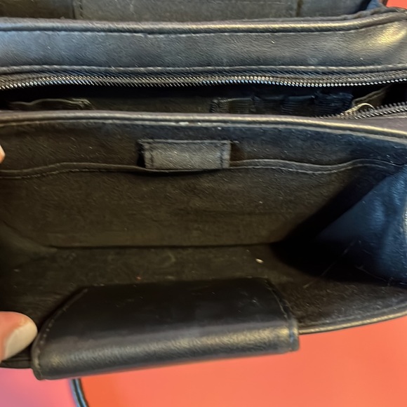 Hush Puppies Cross Body purse 3 sections, coin purse keys and cards holder ID - Picture 6 of 10